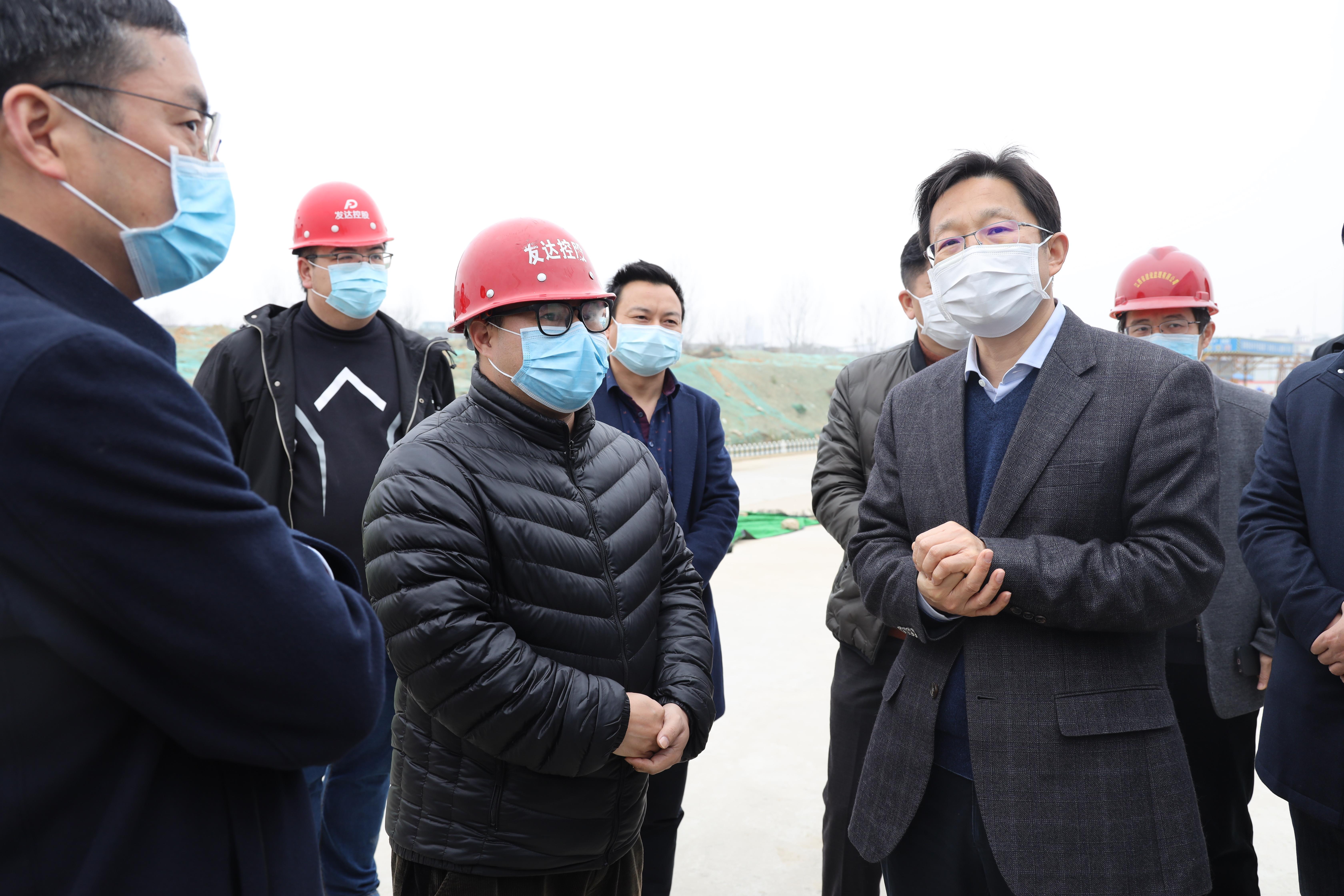 副市長(cháng)宋鈾了解項目復工復產(chǎn).JPG