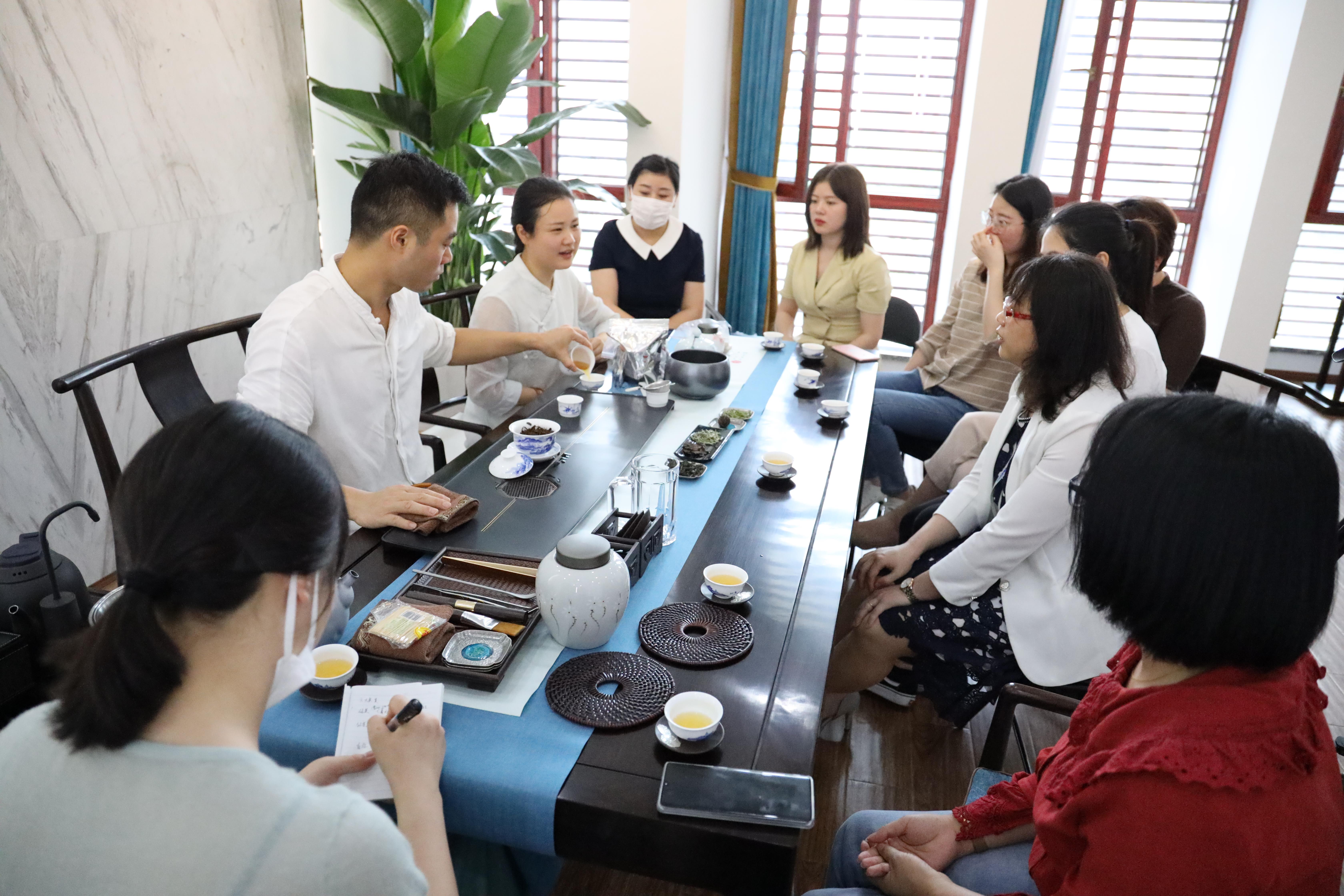 “習茶有禮，為人有度”——發(fā)達集團商務(wù)茶藝培訓